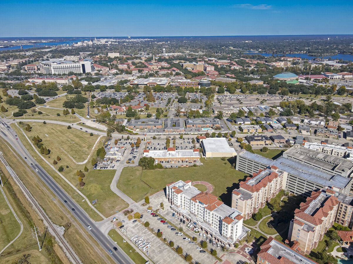 Staybridge Suites: 4001 Nicholson Dr, Baton Rouge, LA 70808